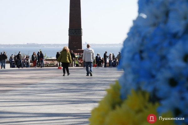 Одесса отмечает День победы: что происходит на Аллее Славы. Фото