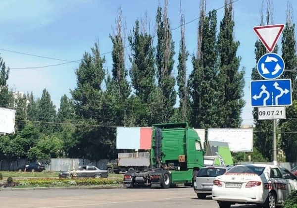Новые знаки: завтра на одном из одесских перекрестков вводят круговое движение