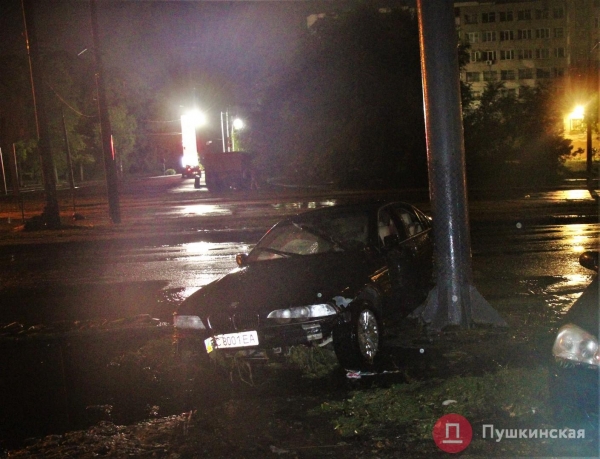 «Когда нас потащило, я уж думал прощаться с жизнью»: водитель рассказал, как спасался из авто на затопленной Балковской