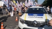 
"Аркадовцы" устроили под Кабмином новый протест: движение парализовано, в ход пошли файеры
