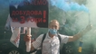 
"Аркадовцы" устроили под Кабмином новый протест: движение парализовано, в ход пошли файеры
