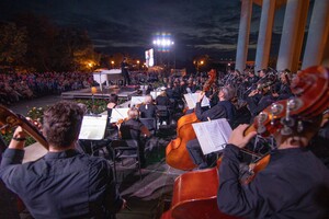 Атмосфера летней Одессы: у Воронцовской колоннады состоялся грандиозный open-air