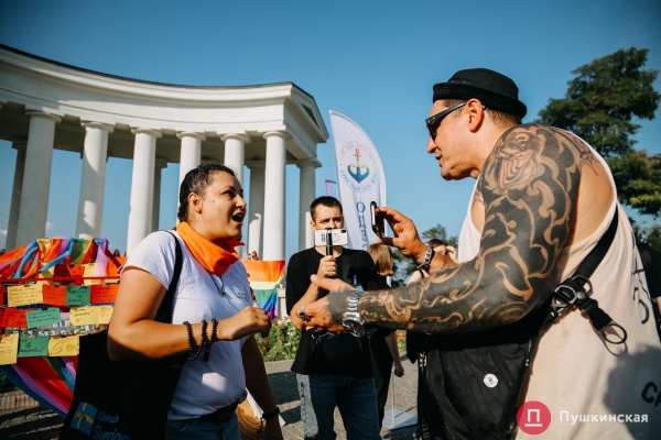 «Жить свободно, жить без страха»: как в Одессе прошел ЛГБТ-прайд. Фоторепортаж