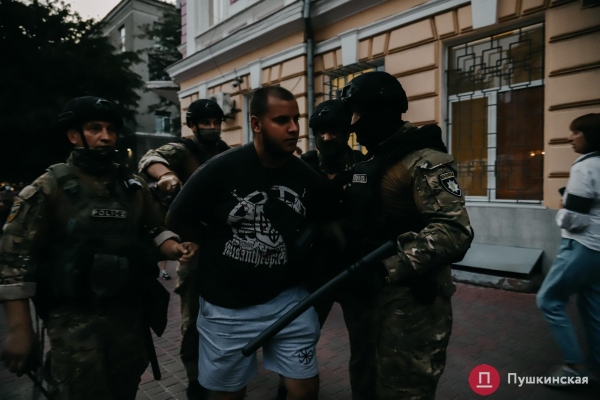 «Жить свободно, жить без страха»: как в Одессе прошел ЛГБТ-прайд. Фоторепортаж