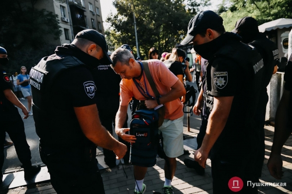 «Жить свободно, жить без страха»: как в Одессе прошел ЛГБТ-прайд. Фоторепортаж