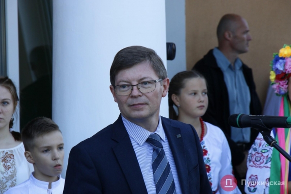 На окраине Одессы открыли школу, деньги на капремонт которой дали европейцы. Фото