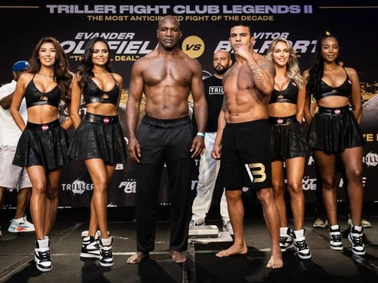 Холіфілд — Белфорт: відео нокауту в бою легенд боксу та UFC