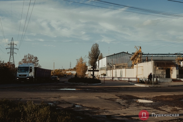 Нетуристическая Одесса, часть 3: поселок Большевик — район, который застыл во времени. Фоторепортаж