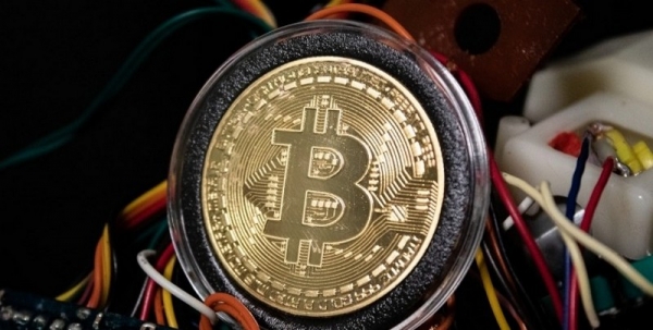 Биткоин рухнул из-за событий в Казахстане