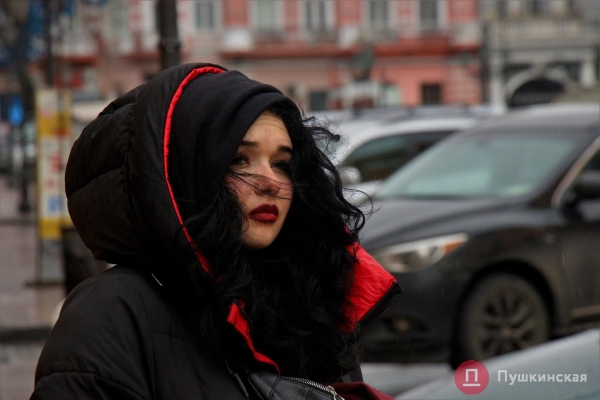 Позитив, несмотря на погоду: как центр Одессы встретил первое утро нового года. Фоторепортаж