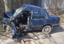 В Одессе автомобиль влетел в дерево: водитель погиб
