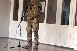В школе Одессы открыли мемориальную доску в честь погибшего "Роланда"