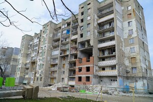 Глава Одесской ОВА недоволен ремонтом пострадавшей от обстрела многоэтажки в Сергеевке: причина