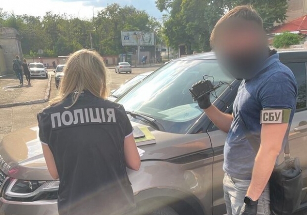 Депутат брал 7000 долларов за разрешение на "спил" зеленых насаждений в Одессе