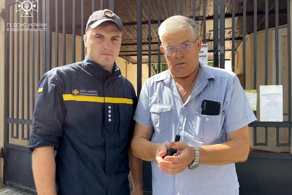 Одесские пожарные спасли стрижа Арчи
