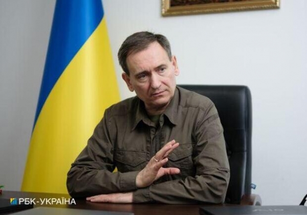 Вениславский объяснил каких женщин будут касаться ограничения на выезд за границу