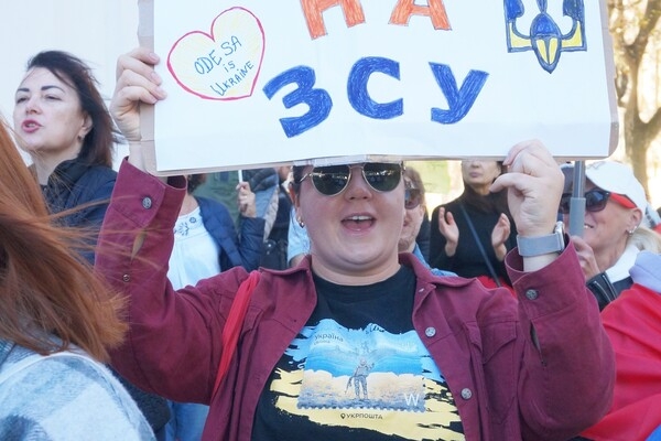 Одесситы снова вышли на протест против неуместных во время войны тендеров