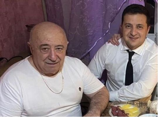 За видатні заслуги у сфері вищої освіти: Кабмін призначив батькові Зеленського довічну стипендію