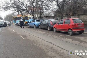 В Одессе в одно ДТП попали маршрутка и пять автомобилей 