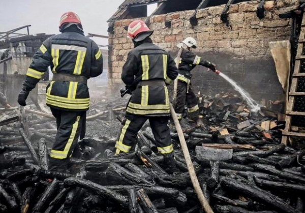 В Одесской области вспыхнули пожары в жилых секторах: погибла женщина