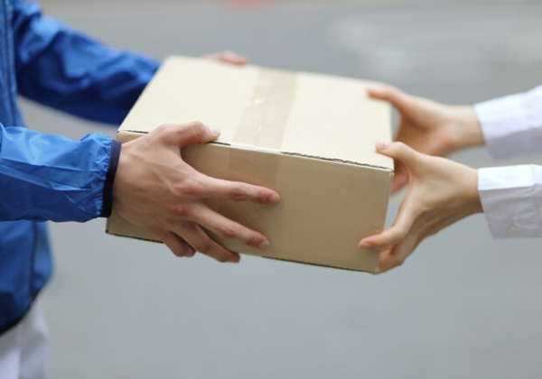 Сравним Укрпочту, Новую почту, Meest и Delivery: какие цены и сроки доставки