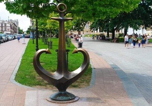 Из центра Одессы предлагают убрать "Якорь-сердце": почему Из центра Одессы предлагают убрать "Якорь-сердце": почему